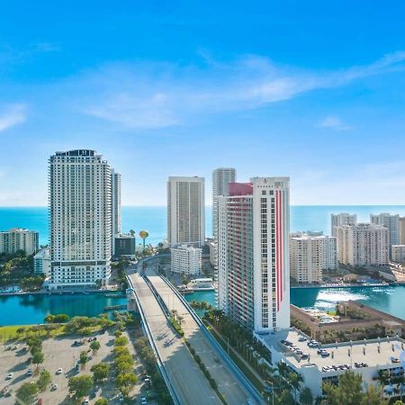 Balcony - Pool - Near Beach - Gym Hallandale Beach Exteriör bild