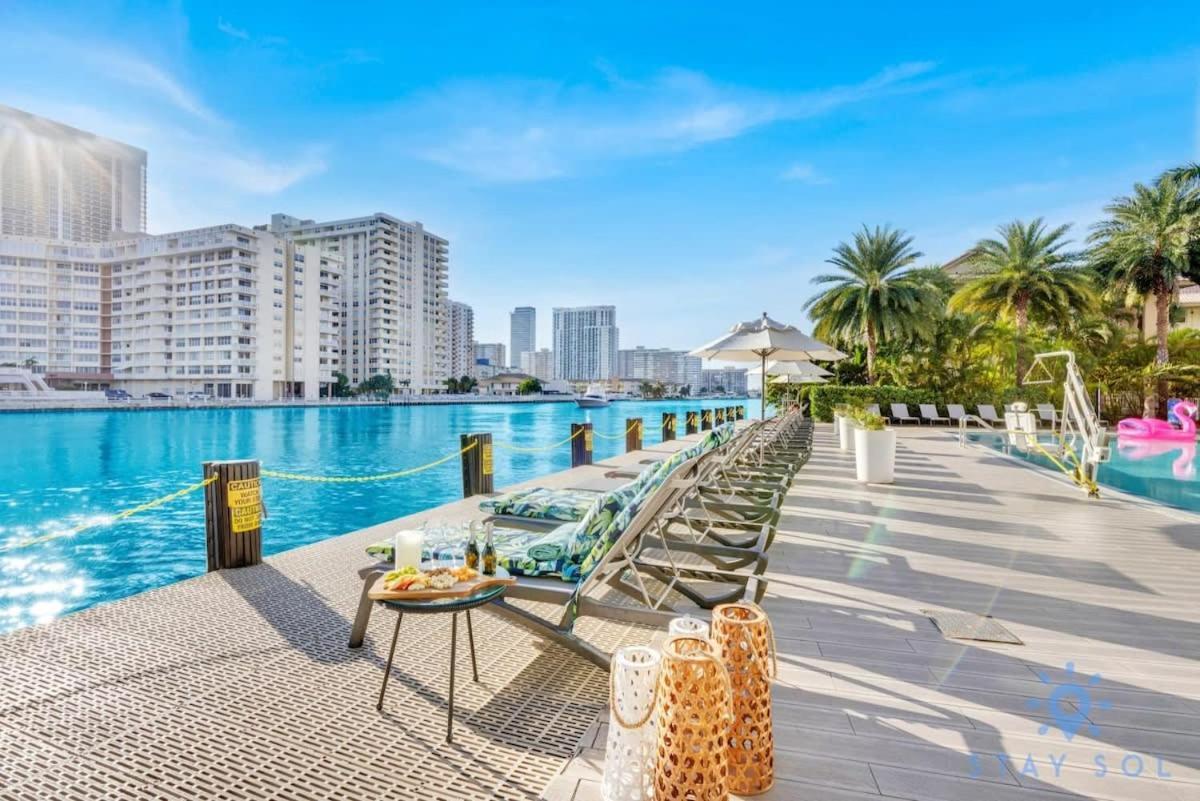 Balcony - Pool - Near Beach - Gym Hallandale Beach Exteriör bild