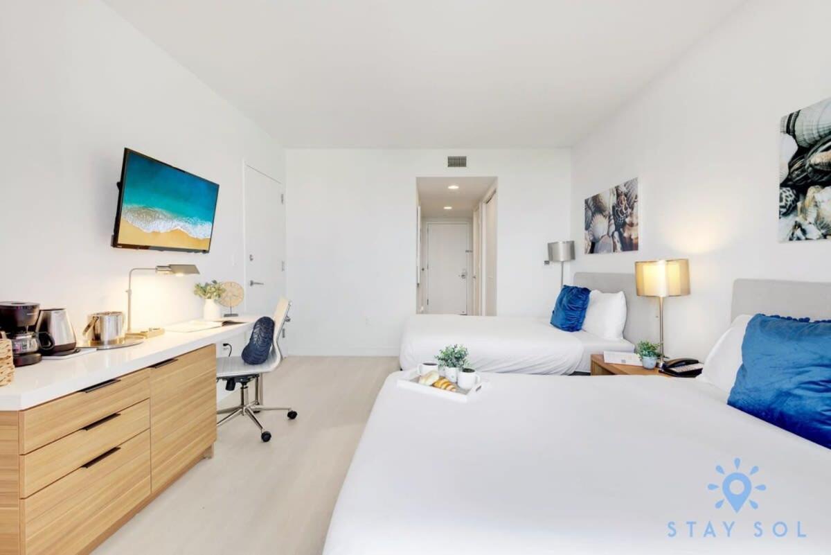 Balcony - Pool - Near Beach - Gym Hallandale Beach Exteriör bild