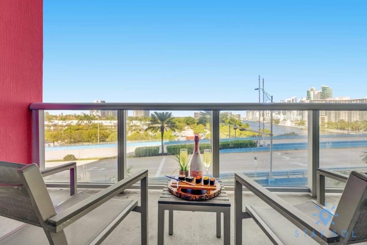Balcony - Pool - Near Beach - Gym Hallandale Beach Exteriör bild