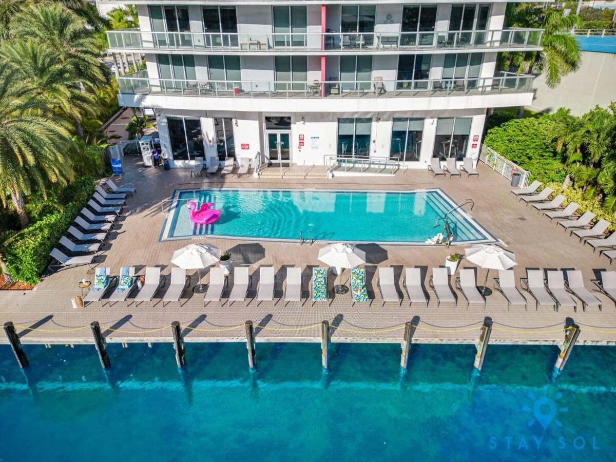 Balcony - Pool - Near Beach - Gym Hallandale Beach Exteriör bild